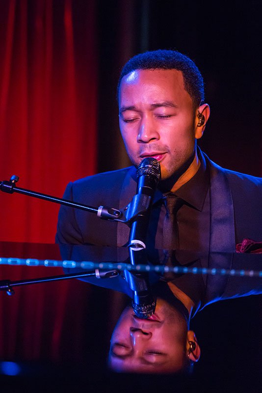John Legend – Ordinary People (image credits: By Sachyn Mital, CC BY-SA 3.0, https://commons.wikimedia.org/w/index.php?curid=32529468)