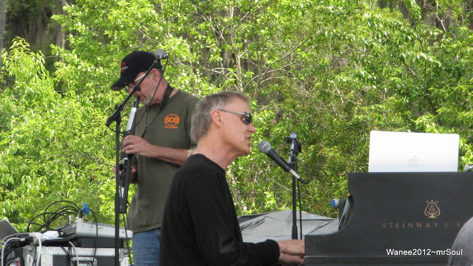 Bruce Hornsby and the Range – The Way It Is (image credits: 5735058924953348578, CC BY 2.0, https://commons.wikimedia.org/w/index.php?curid=35020038)