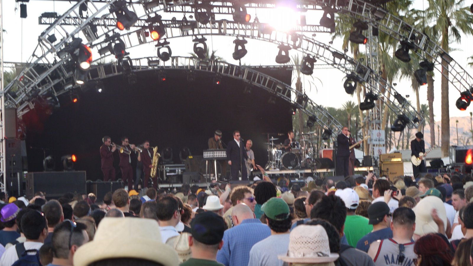 The Surprising Economic Impact of Coachella (image credits: Coachella, CC BY-SA 2.0, https://commons.wikimedia.org/w/index.php?curid=117951061)