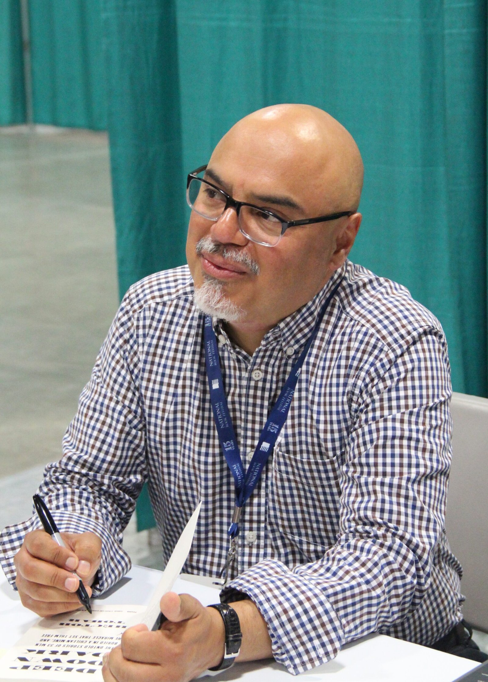Héctor Tobar: Chronicler of the Latino Working Class (image credits: By fourandsixty, CC BY-SA 3.0, https://commons.wikimedia.org/w/index.php?curid=42960840)