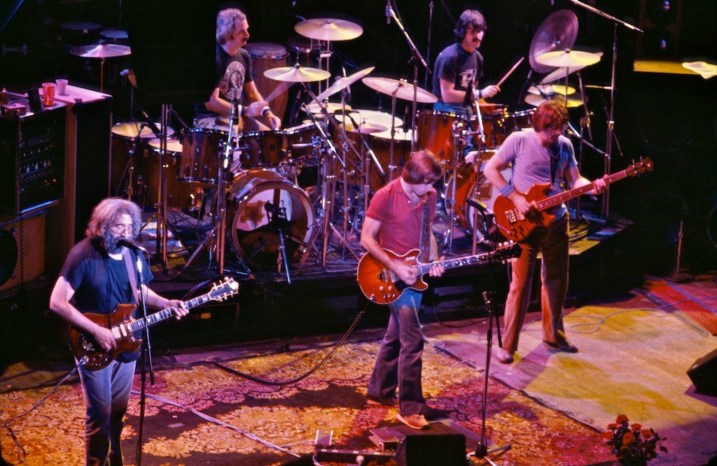 4. The Grateful Dead (image credits: By Chris Stone https://gratefulphoto.com, CC BY-SA 2.0, https://commons.wikimedia.org/w/index.php?curid=25483022)