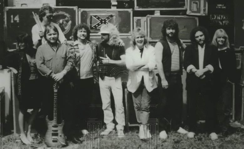 18. Lynyrd Skynyrd (image credits: item  front  back, Public domain, https://commons.wikimedia.org/w/index.php?curid=68610462)