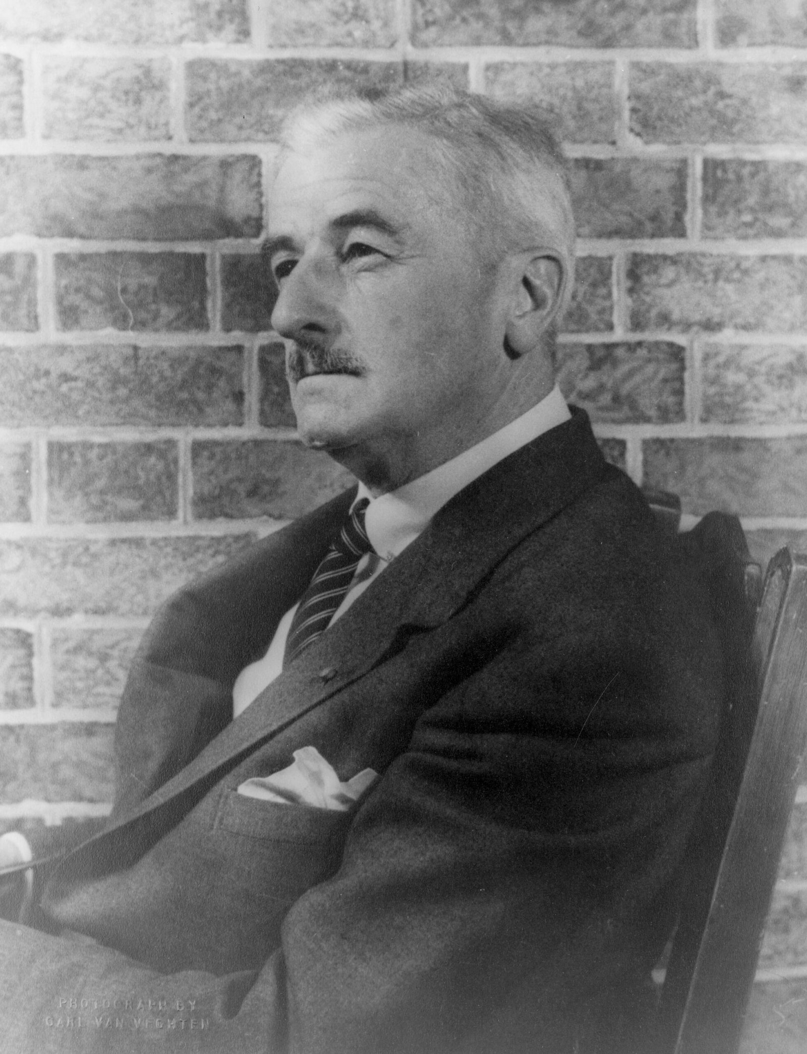 William Faulkner and Struggles with Racism (image credits: Van Vechten Collection at Library of Congress, Public domain, https://commons.wikimedia.org/w/index.php?curid=120622)