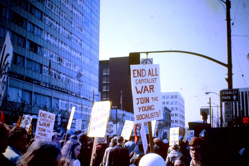 Political Divisions and Polarization (image credits: By John Hill, CC BY-SA 4.0, https://commons.wikimedia.org/w/index.php?curid=36986090)
