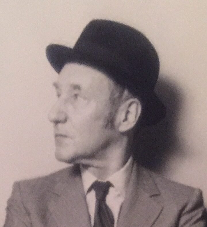 William S. Burroughs – Cut-Up Method and Interzone Science Fiction (image credits: A. Craig Copetas, CC BY-SA 4.0, https://commons.wikimedia.org/w/index.php?curid=125055663)