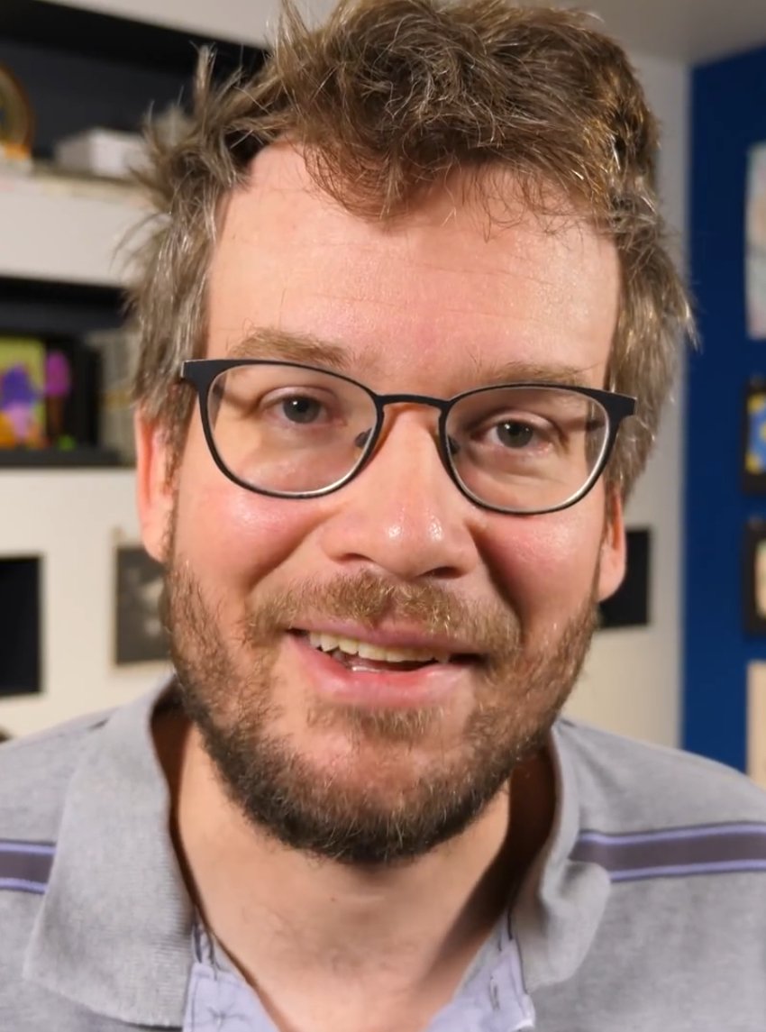 John Green's Philosophical Classroom (image credits: By vlogbrothers, CC BY 3.0, https://commons.wikimedia.org/w/index.php?curid=90451030)