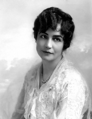 The Film Pioneer Who Broke Silent Barriers (image credits: Public domain, https://commons.wikimedia.org/w/index.php?curid=7543650)