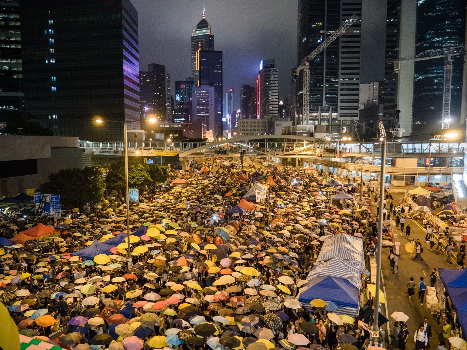 3. “Do You Hear the People Sing?” – Cast of Les Misérables (image credits: 31th Day Hong Kong Umbrella Revolution #umbrellarevolution, CC BY-SA 2.0, https://commons.wikimedia.org/w/index.php?curid=36474581)