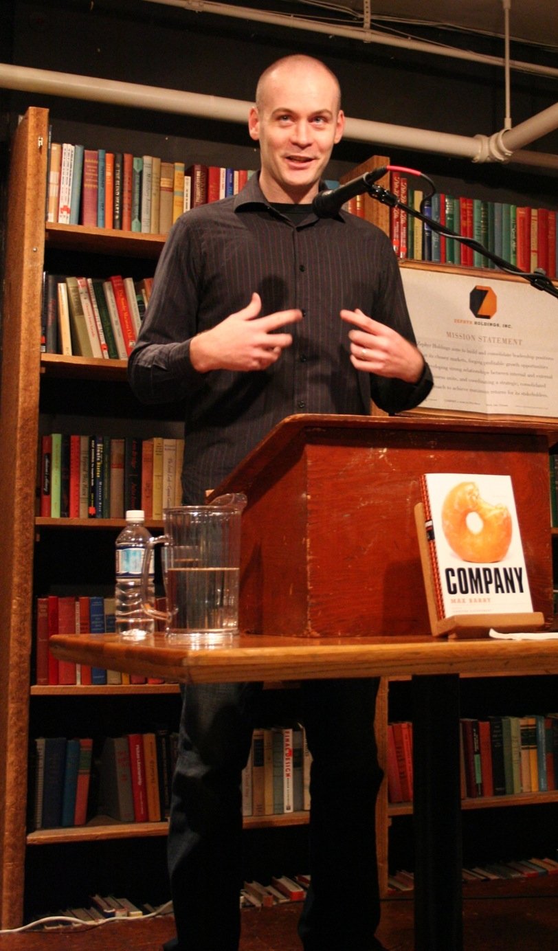 The Role of Social Media in Dystopian Storytelling (image credits: Max explaining, CC BY-SA 3.0, https://commons.wikimedia.org/w/index.php?curid=2639327)