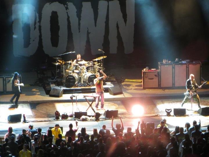 System of a Down – Mezmerize / Hypnotize (2005) (image credits: Own work by the original uploader, CC BY 3.0, https://commons.wikimedia.org/w/index.php?curid=21399092)