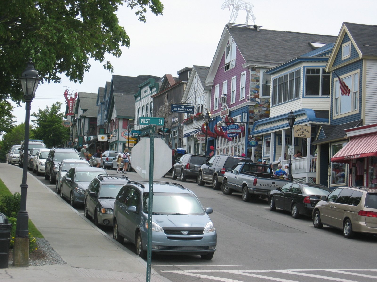 Bar Harbor, Maine – Where Dark Skies Meet Bright Stars (image credits: By Skeezix1000, CC BY-SA 3.0, https://commons.wikimedia.org/w/index.php?curid=4412874)