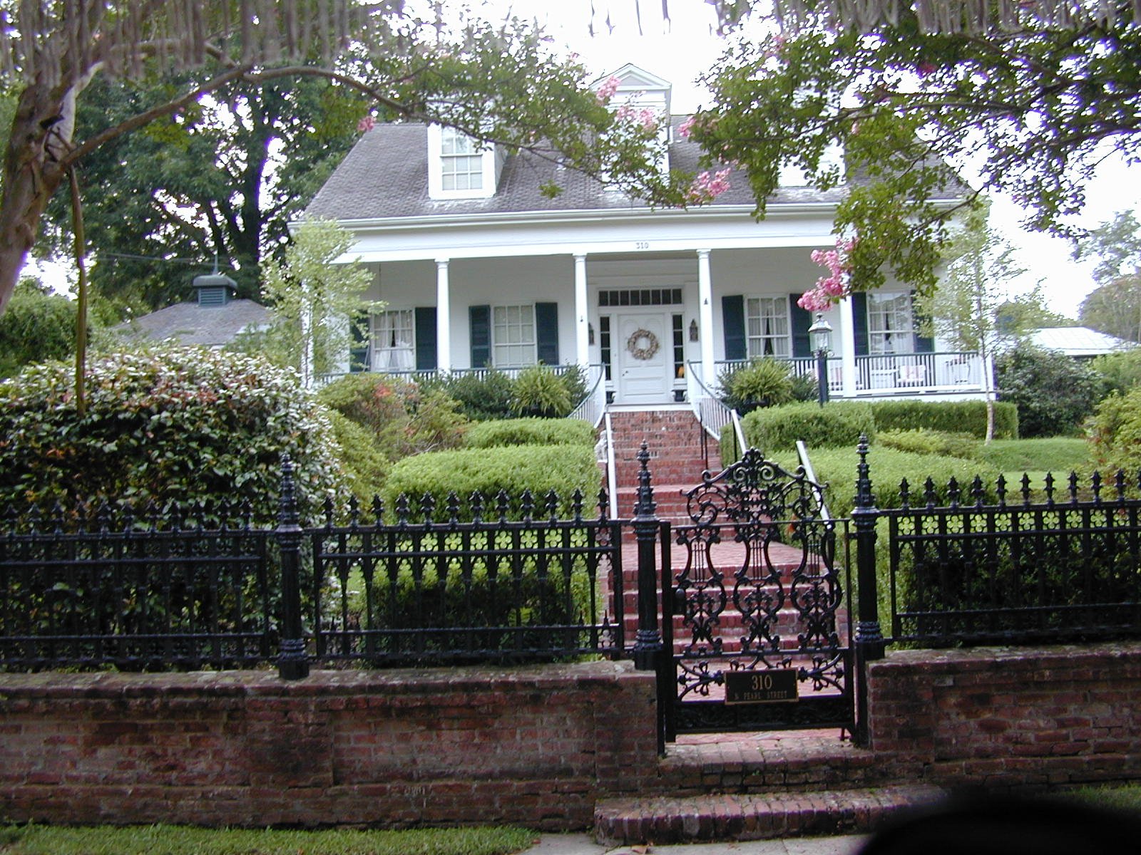 Natchez, Mississippi – Antebellum Elegance on Display (image credits: wikimedia)
