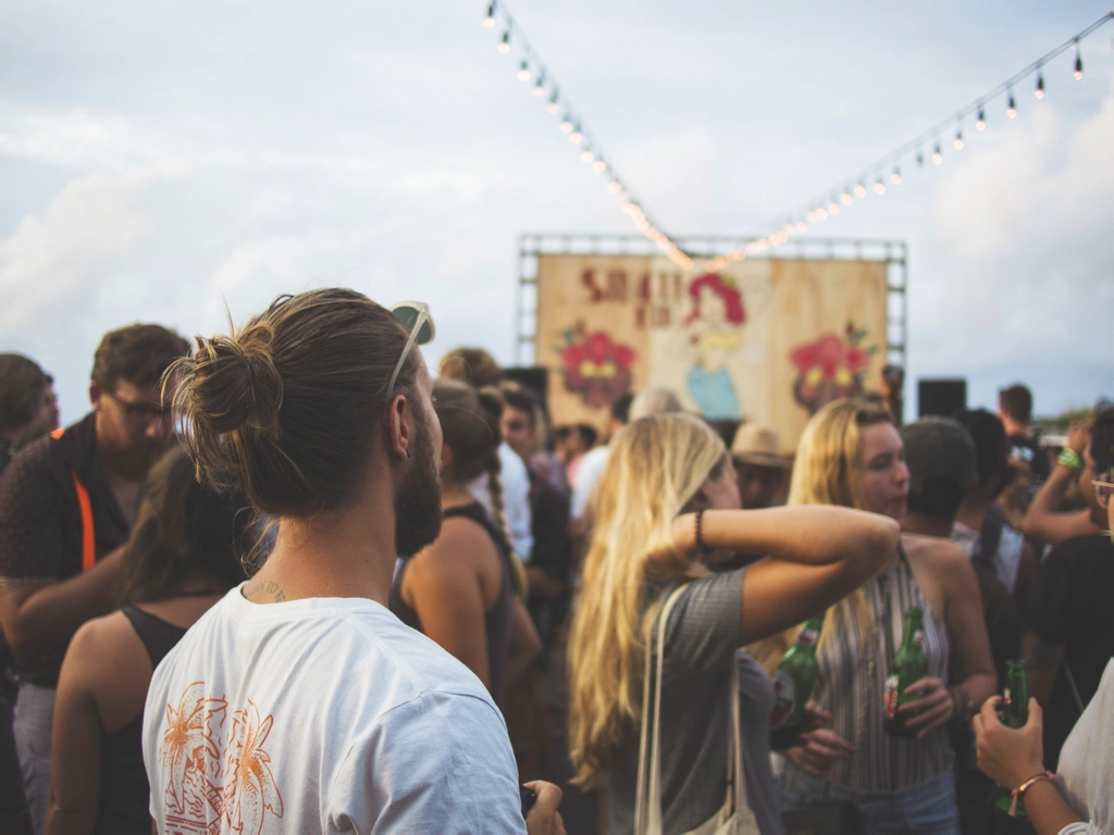 The Music Scene: Mainstream vs. Underground (image credits: rawpixel)