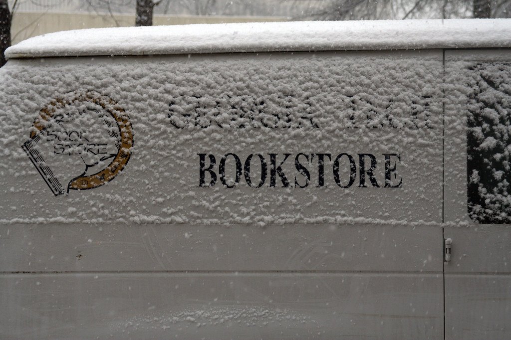 Pop-Up Bookstores and Mobile Book Vans (image credits: flickr)