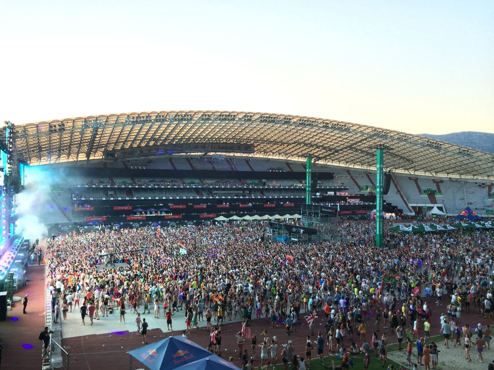 Allure of European Culture and Scenery (image credits: By Shadster, CC BY-SA 4.0, https://commons.wikimedia.org/w/index.php?curid=44354803)