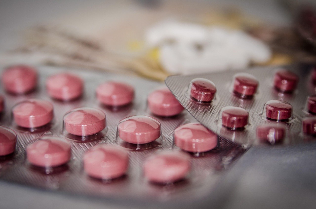 Health Struggles and Public Awareness (image credits: pixabay)