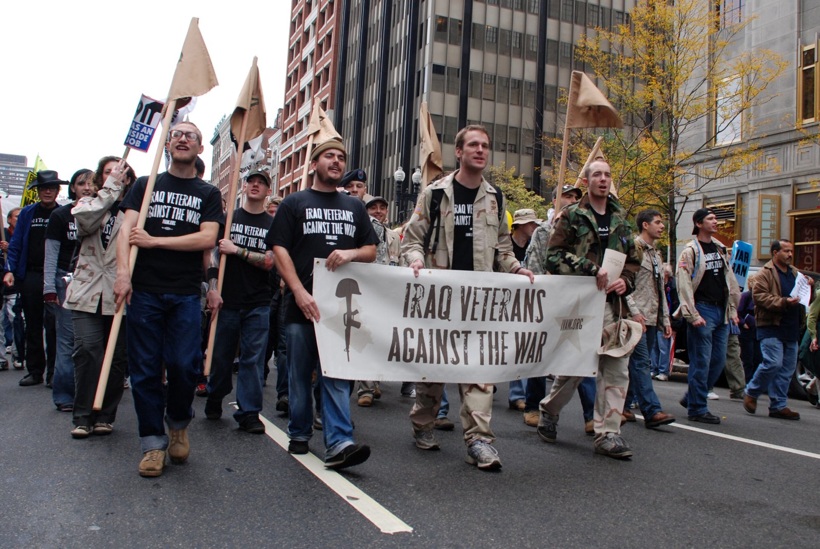 Veterans Join the Ranks of Protesters (image credits: By Jonathan McIntosh, CC BY 3.0, https://commons.wikimedia.org/w/index.php?curid=2988266)