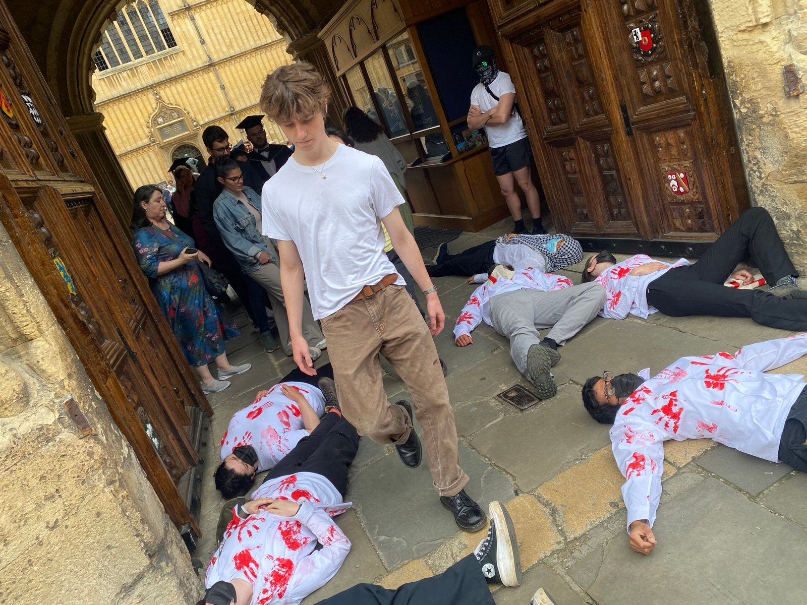 The Unseen Cost: Protests Over Civilian Casualties (image credits: By Kiri of Karitane, CC0, https://commons.wikimedia.org/w/index.php?curid=153498207)