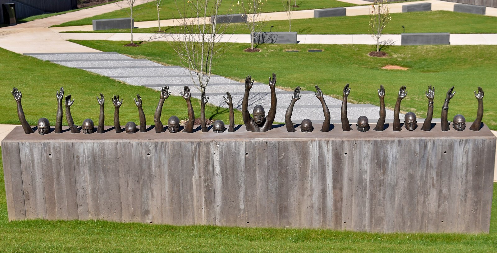 Public Sculpture and Memorials (image credits: By Ron Cogswell, CC BY 2.0, https://commons.wikimedia.org/w/index.php?curid=95765895)