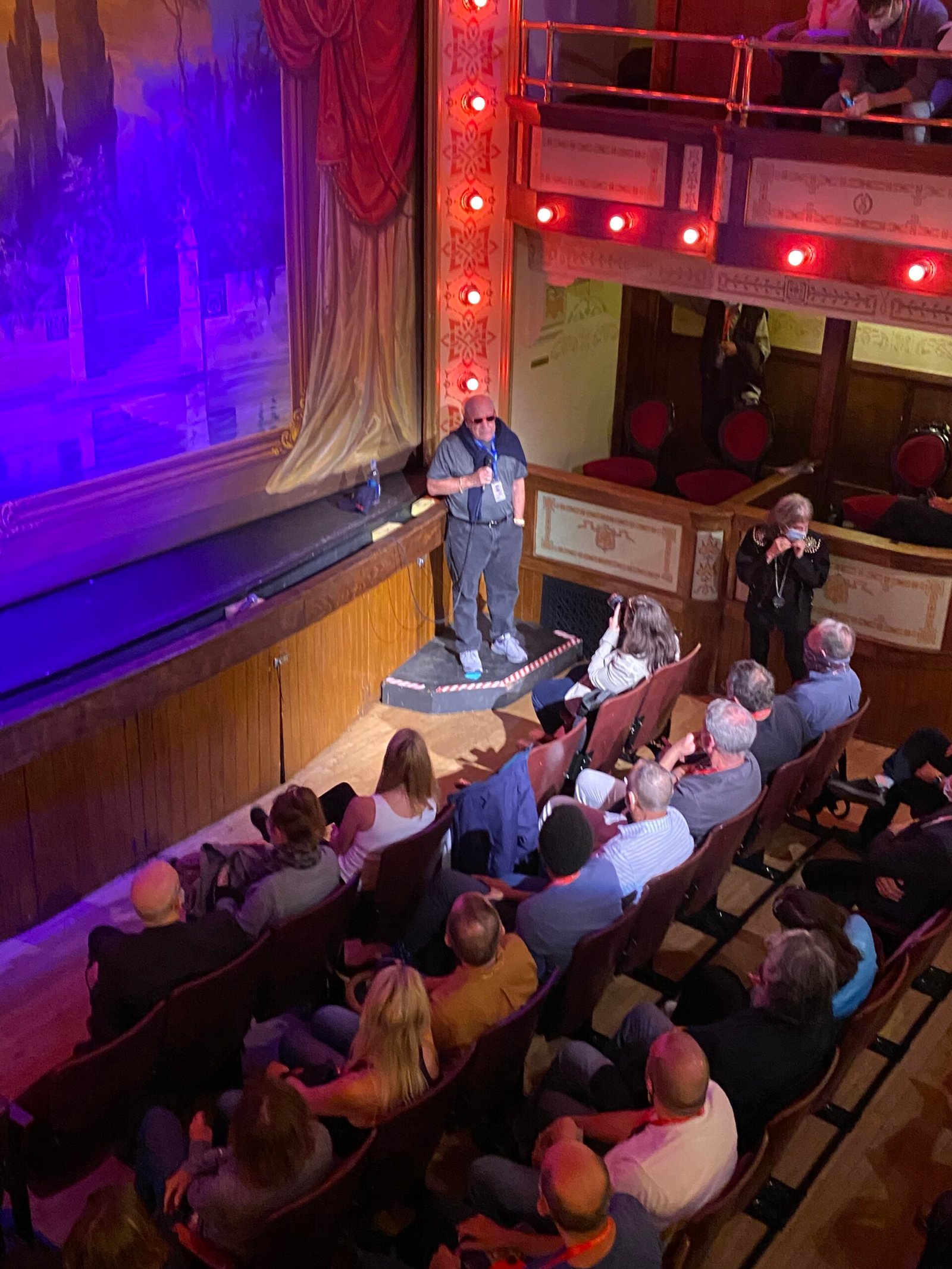 Big Names, Small Venues (image credits: By Jennifer 8. Lee, CC BY-SA 4.0, https://commons.wikimedia.org/w/index.php?curid=152924184)