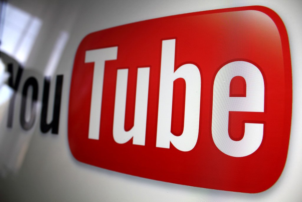 YouTube Launch Fuels Global Spread (2005) (image credits: flickr)