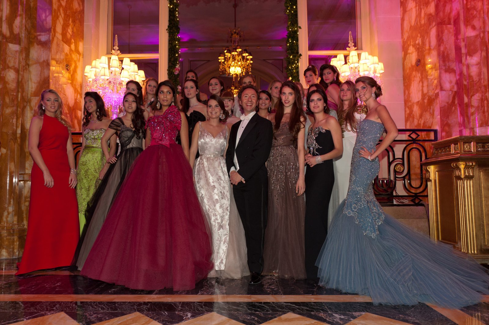 The Bal des Débutantes: Old Money Meets New Money (image credits: was sent to me personally by email, CC BY-SA 3.0, https://commons.wikimedia.org/w/index.php?curid=22120264)
