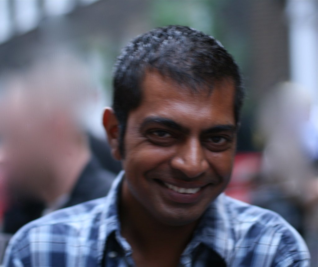 Must Wear a Smile (Milan, Italy) (image credits: flickr)