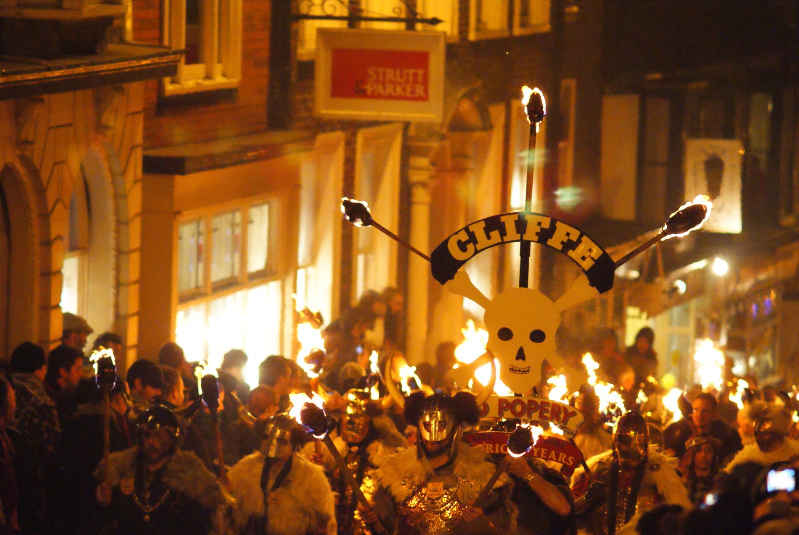 Up Helly Aa (Shetland, Scotland) (image credits: wikimedia)