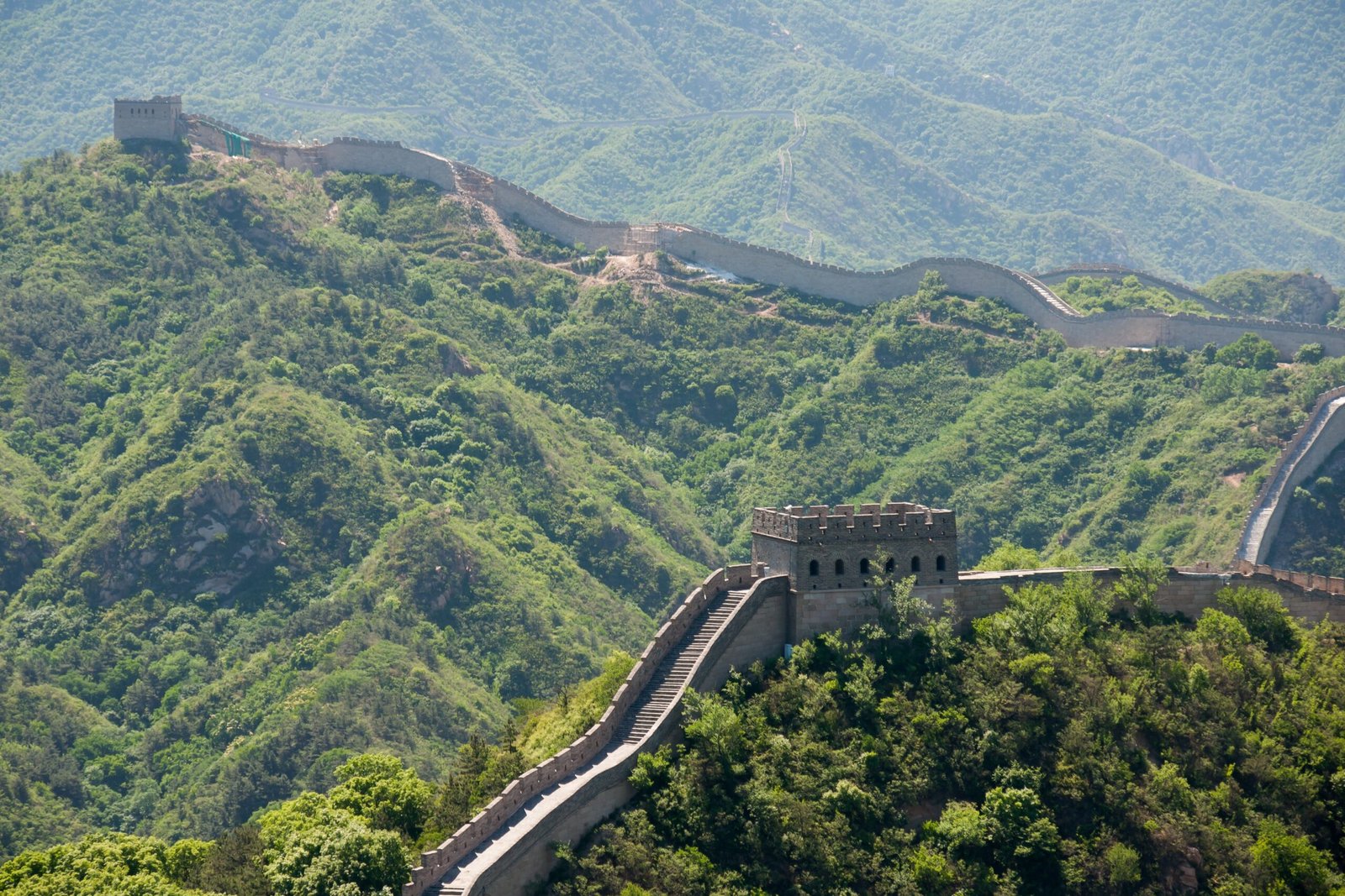 The Great Wall of China Is Visible from Space (image credits: wikimedia)
