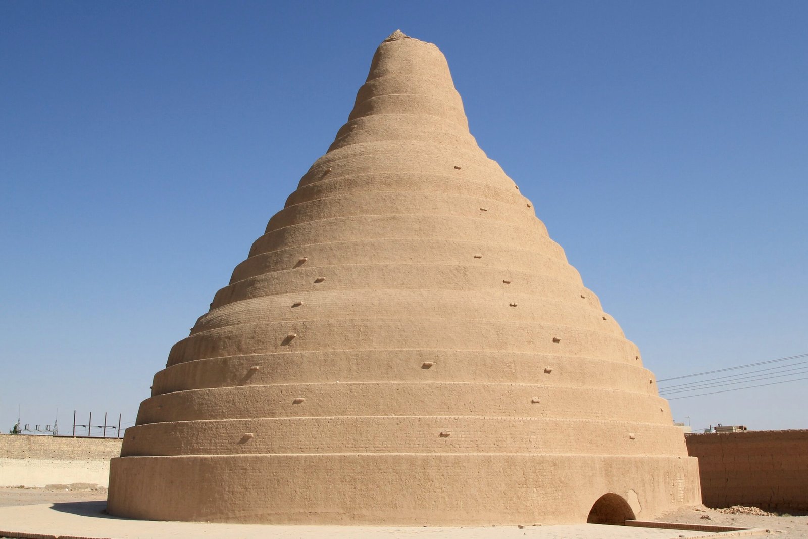 Persian Air Conditioning: Desert Cooling Systems (image credits: wikimedia)