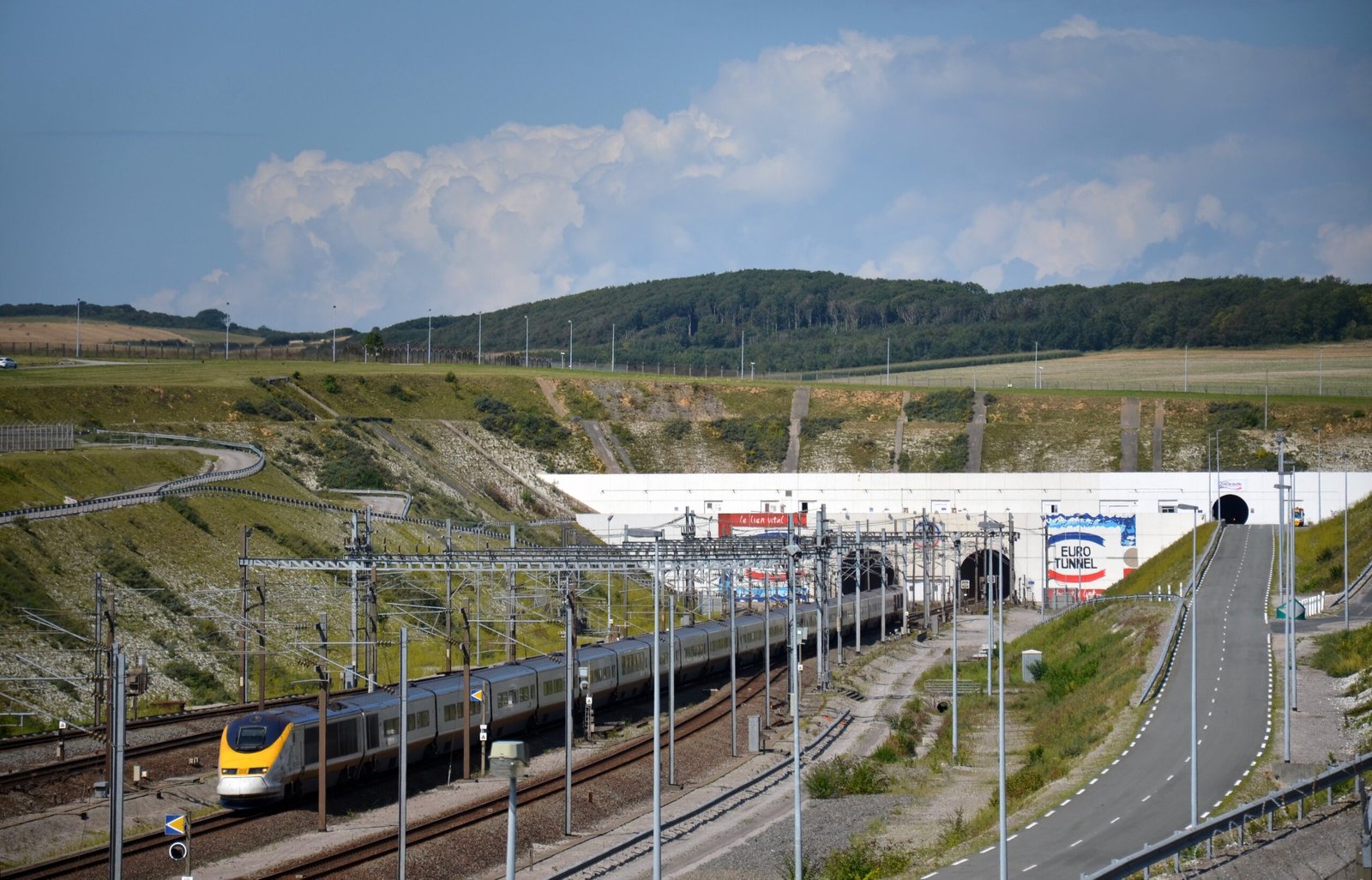 The Channel Tunnel: $21 Billion Link Between Nations (image credits: wikimedia)