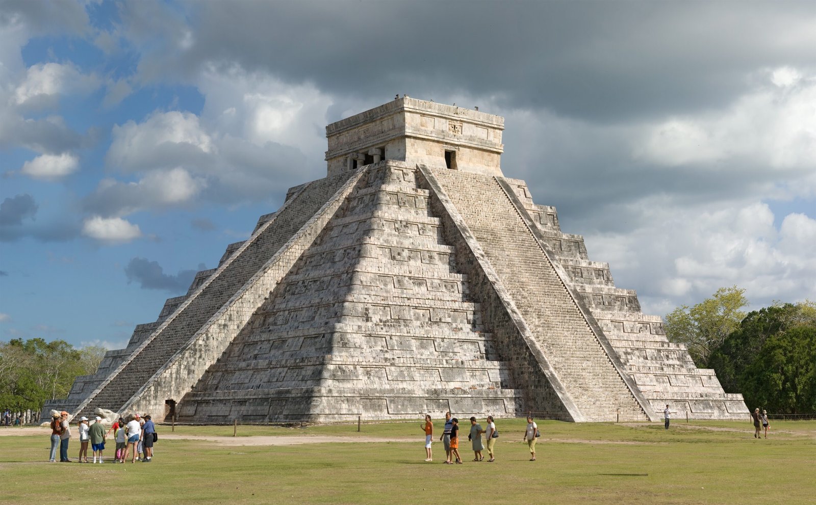 Chichen Itza: Where Ancient Maya Astronomy Meets Architecture (image credits: wikimedia)