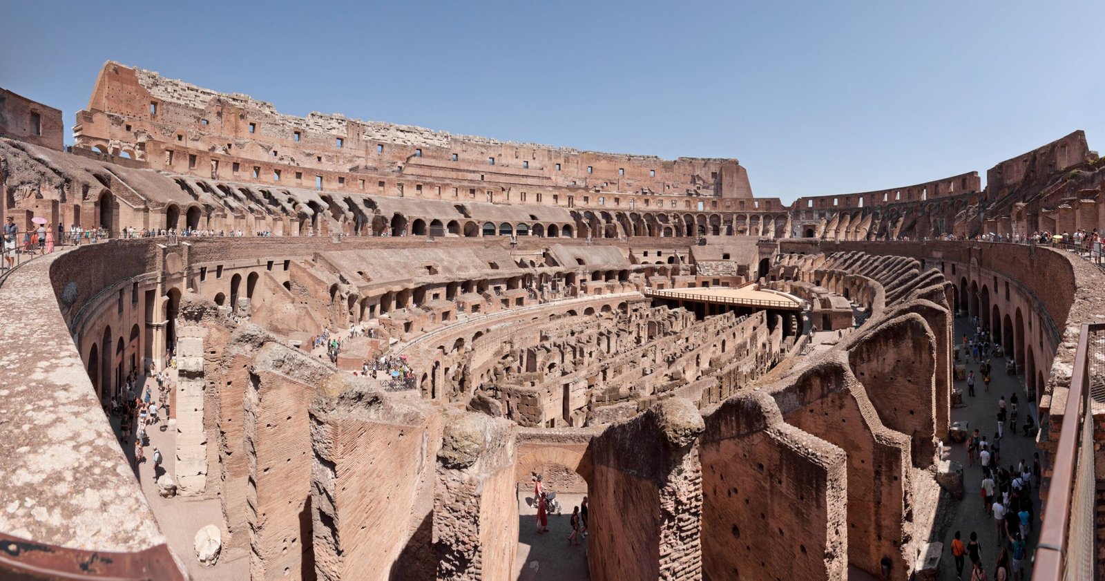 The Roman Colosseum: Where Gladiators Became Legends (image credits: wikimedia)