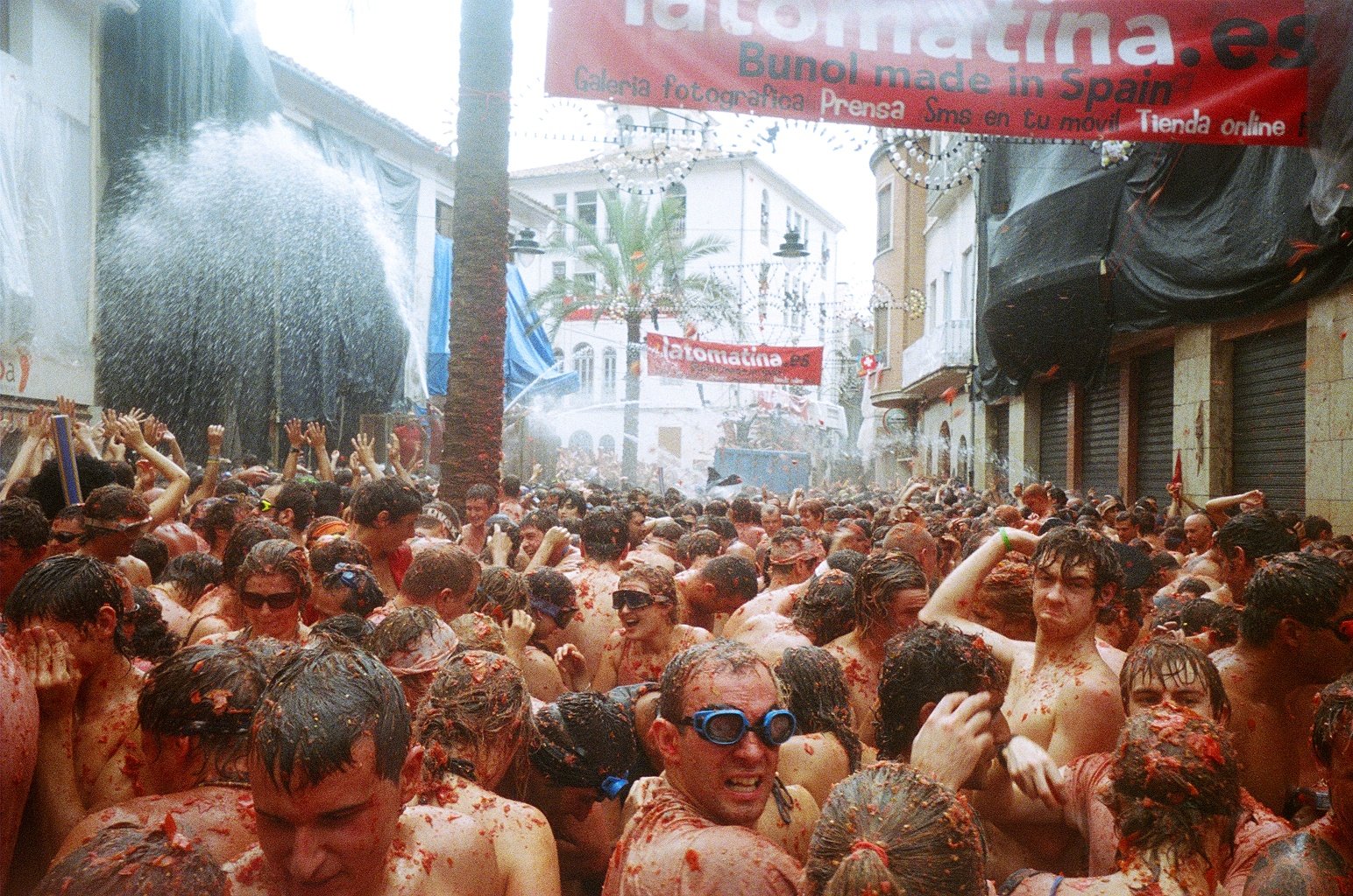 La Tomatina (Buñol, Spain) (image credits: wikimedia)