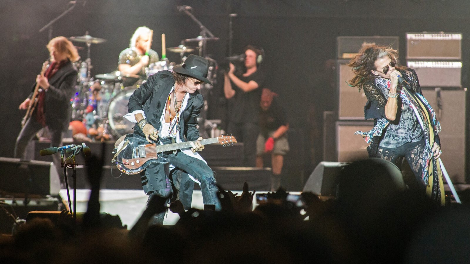 I Don’t Want to Miss a Thing by Aerosmith (image credits: By Selbymay, CC BY-SA 4.0, https://commons.wikimedia.org/w/index.php?curid=60259199)