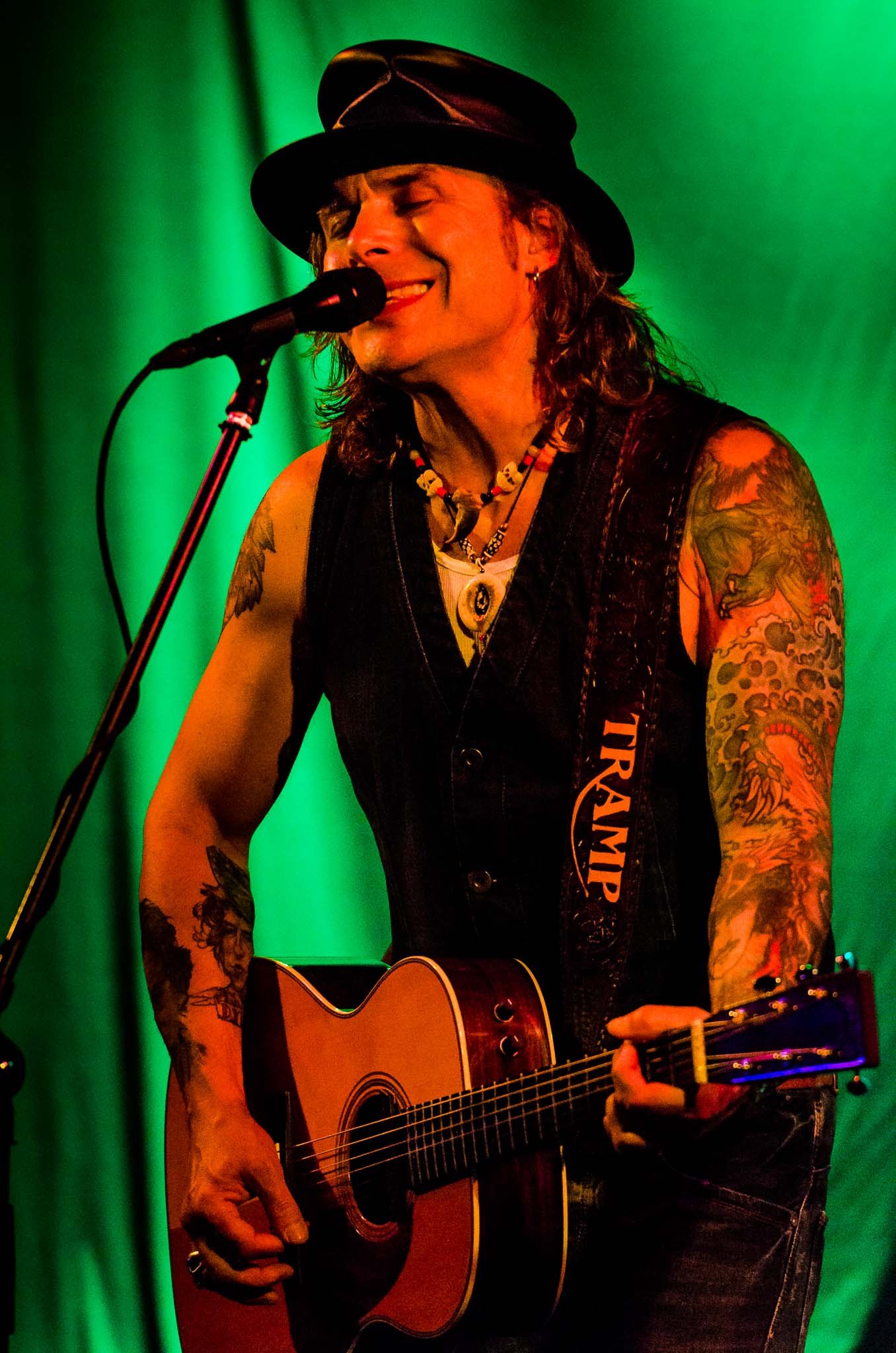 When the Children Cry by White Lion (image credits: [B2X Photo], CC BY 4.0, https://commons.wikimedia.org/w/index.php?curid=42243085)