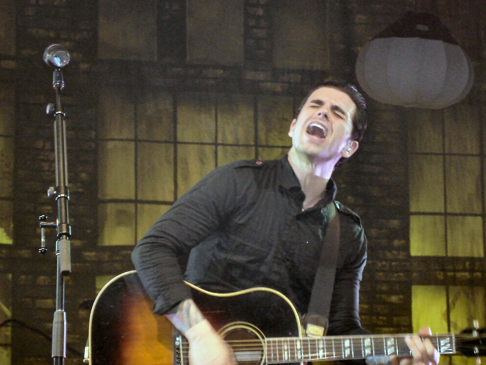 The Places You Have Come to Fear the Most – Dashboard Confessional (image credits: By Turtona, CC BY-SA 3.0, https://commons.wikimedia.org/w/index.php?curid=7870451)