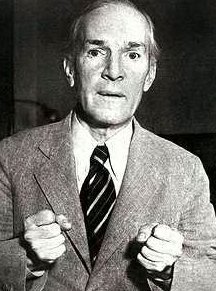 Upton Sinclair's Stomach-Turning Revelation (image credits: By Photo credit: InternationalPublished in Time Magazine, Public domain, https://commons.wikimedia.org/w/index.php?curid=2375177)