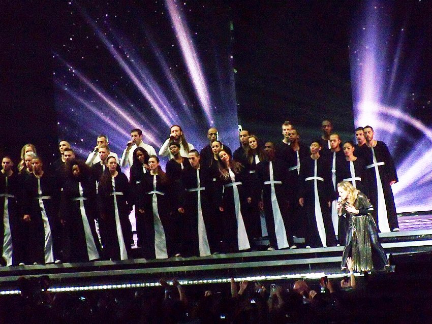 Madonna – Like a Prayer (1989) (image credits: Madonna October 2012, CC BY-SA 2.0, https://commons.wikimedia.org/w/index.php?curid=28927139)