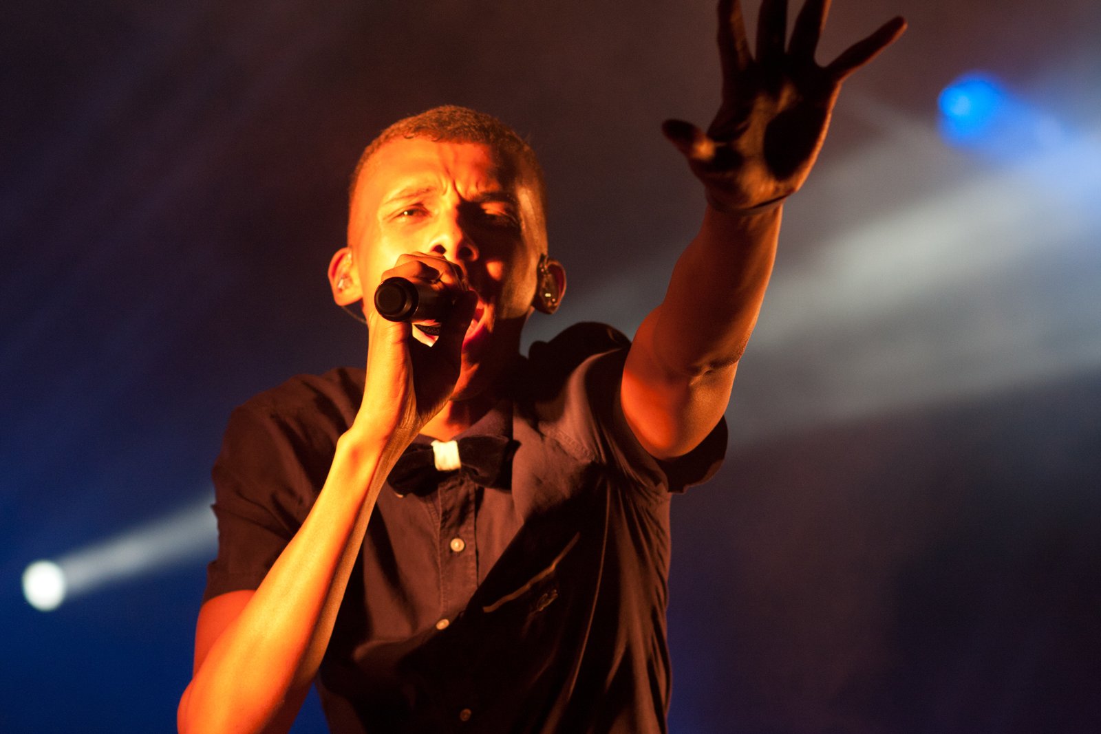 Stromae – Alors On Danse (image credits: Stromae @ BSF 2011, CC0, https://commons.wikimedia.org/w/index.php?curid=33625675)
