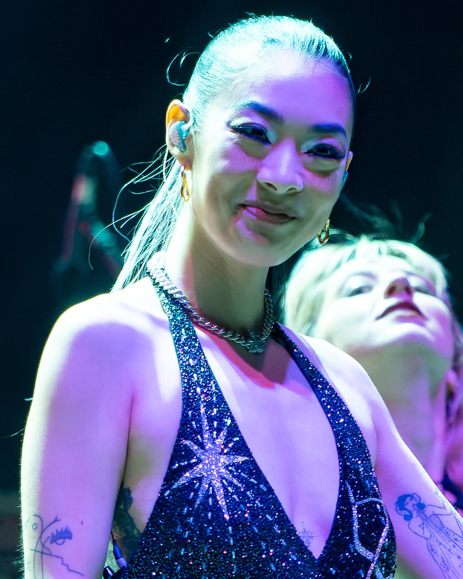 Rina Sawayama: The Nu-Metal Pop Disruptor (image credits: PrimaveraBarcW1Jun22 (56 of 318), CC BY 2.0, https://commons.wikimedia.org/w/index.php?curid=119746961)