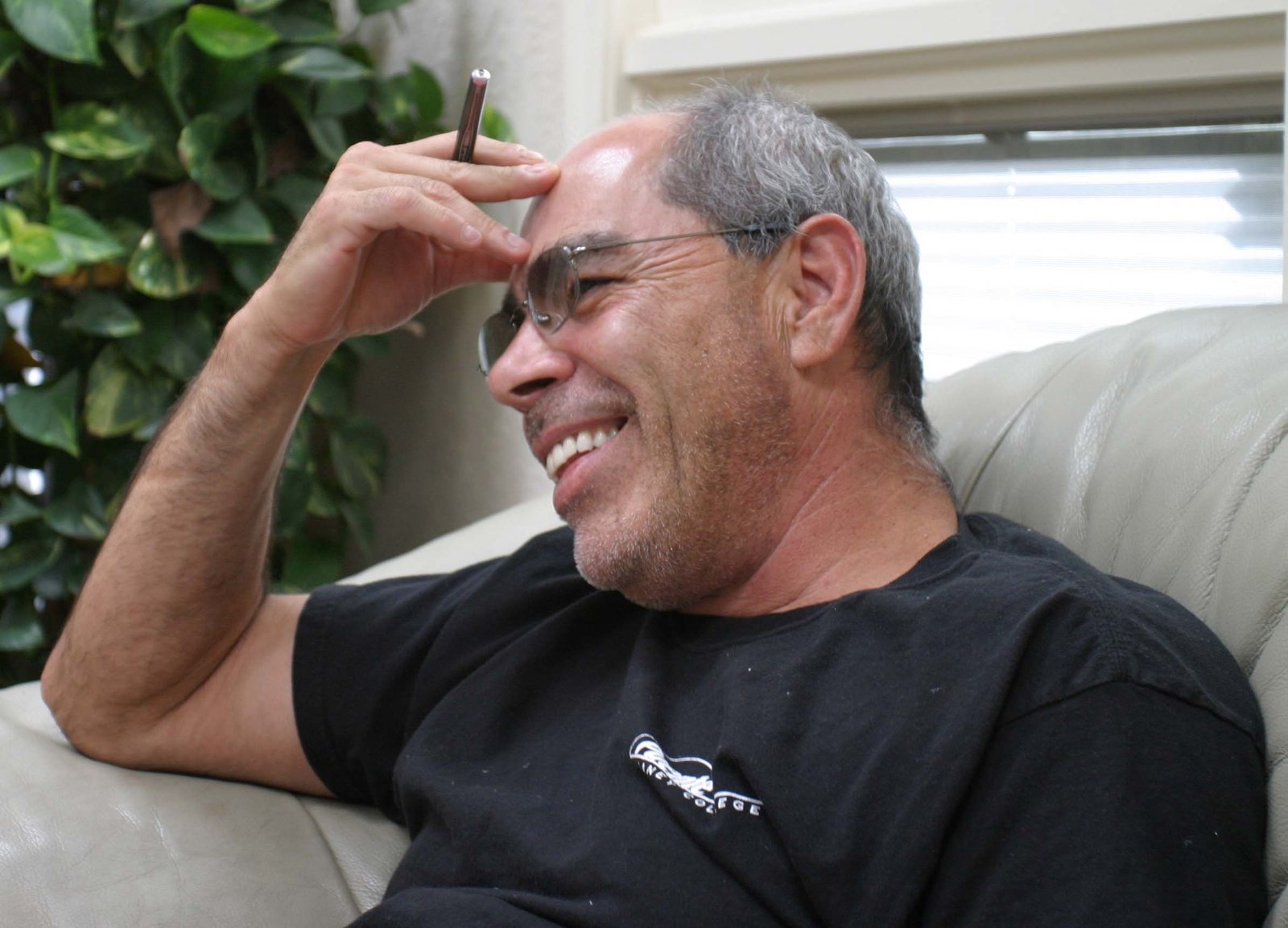 13. Jimmy Santiago Baca (image credits: By Onehandclapping, CC BY-SA 3.0, https://commons.wikimedia.org/w/index.php?curid=7757528)