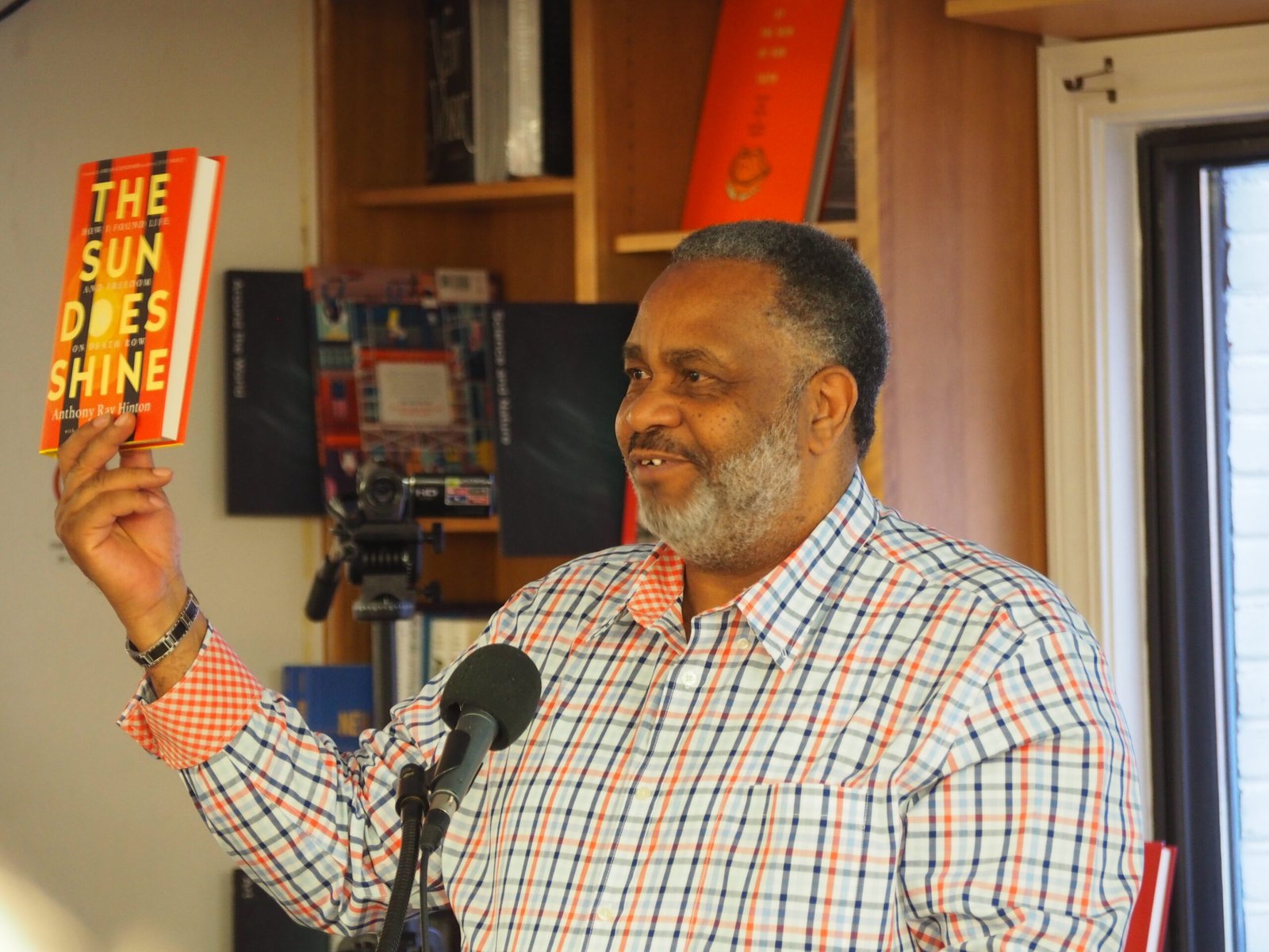 19. Anthony Ray Hinton (image credits: By Slowking4, GFDL 1.2, https://commons.wikimedia.org/w/index.php?curid=67980253)