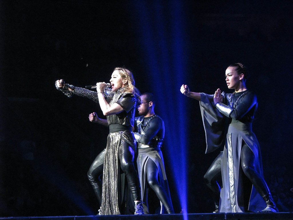 Madonna's $15,000-Per-Night Oxygen Tank (image credits: flickr)