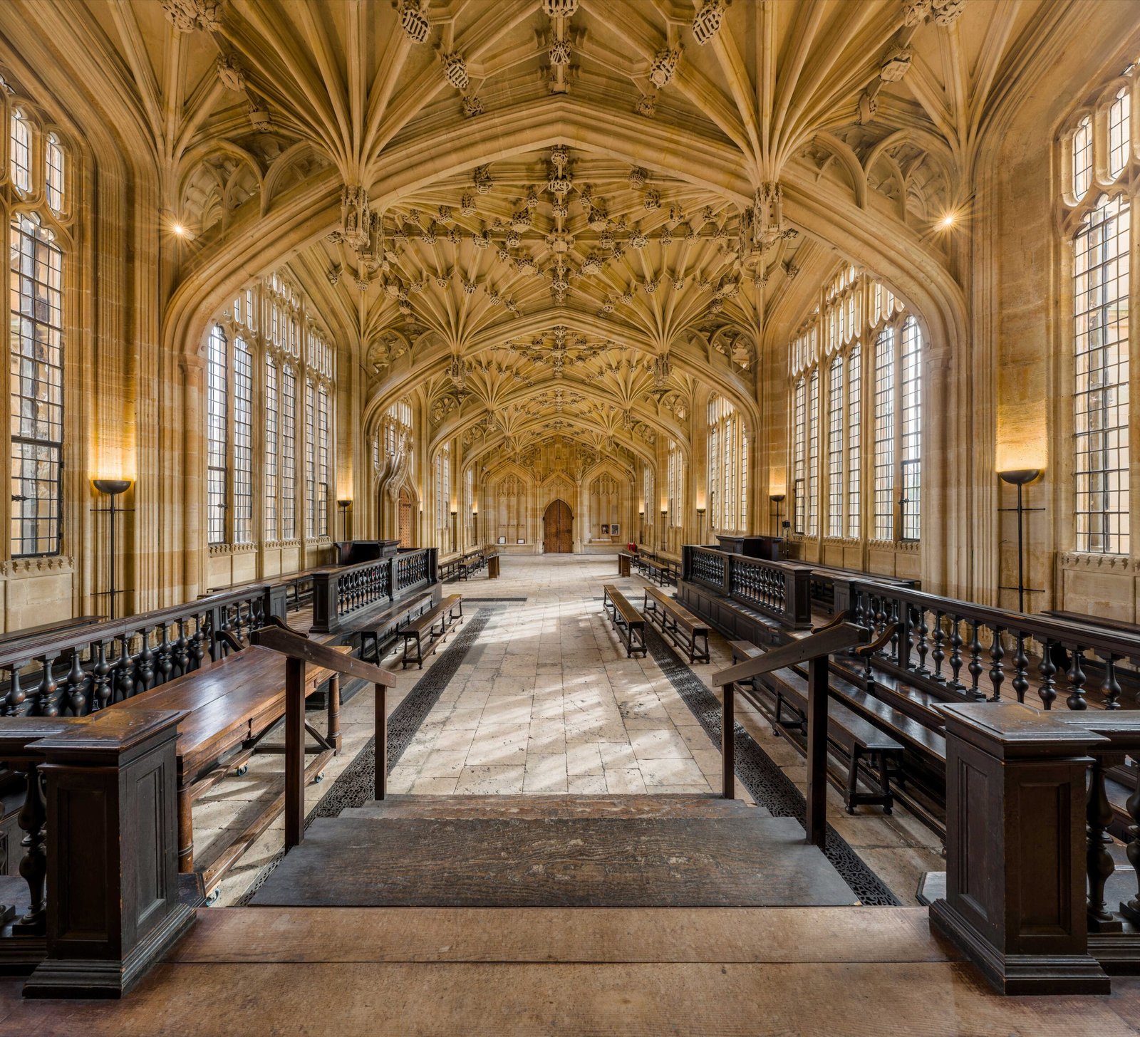 Bodleian Library - Oxford's Academic Heart (image credits: wikimedia)