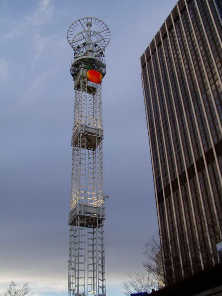 Peach Drop - Atlanta Underground (Image Credits: Wikimedia)