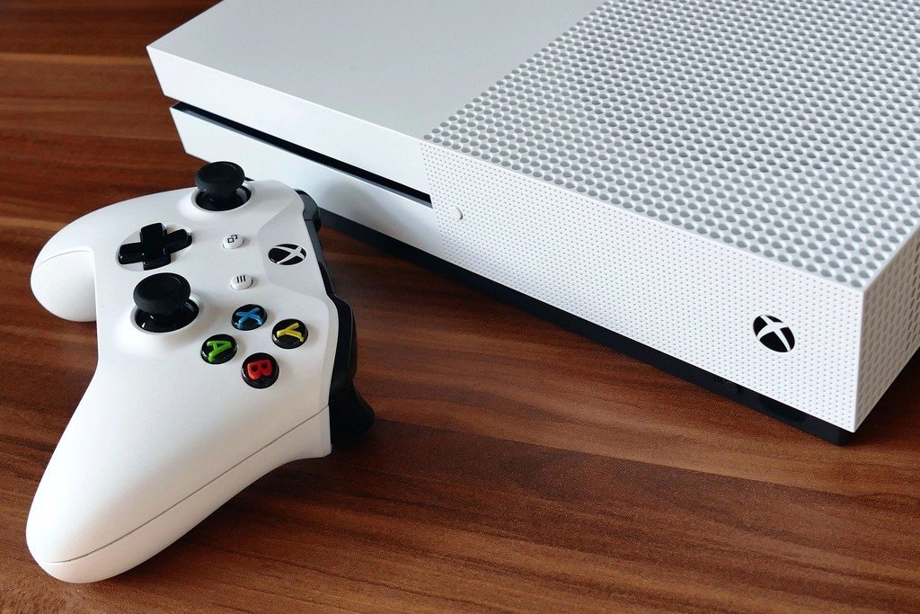 Xbox One (2013) - Microsoft's Stumble and Recovery (Image Credits: Rawpixel)