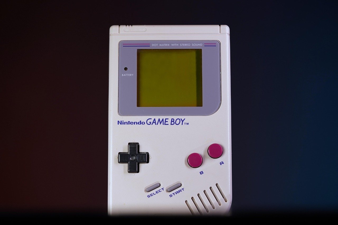 Nintendo Game Boy: The Green-Screen Giant That Started It All (Image Credits: Pixabay)