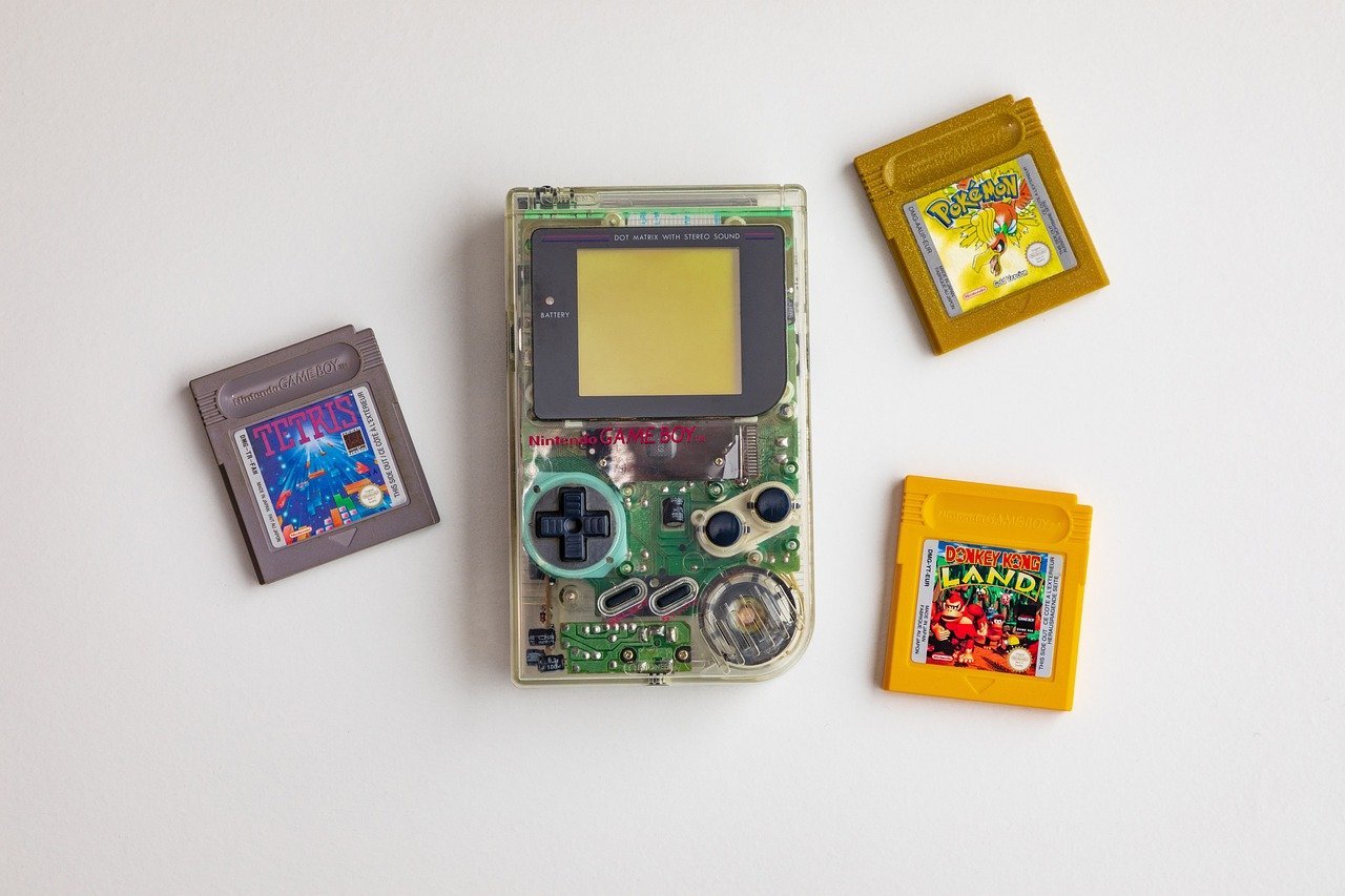 The Evolution of Portable Gaming Technology (Image Credits: Pixabay)