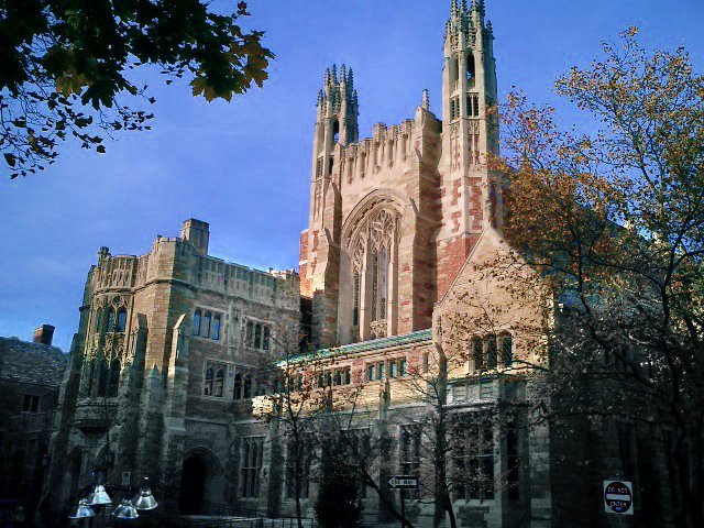 Yale University - Tradition Meets Innovation (Image Credits: Wikimedia)